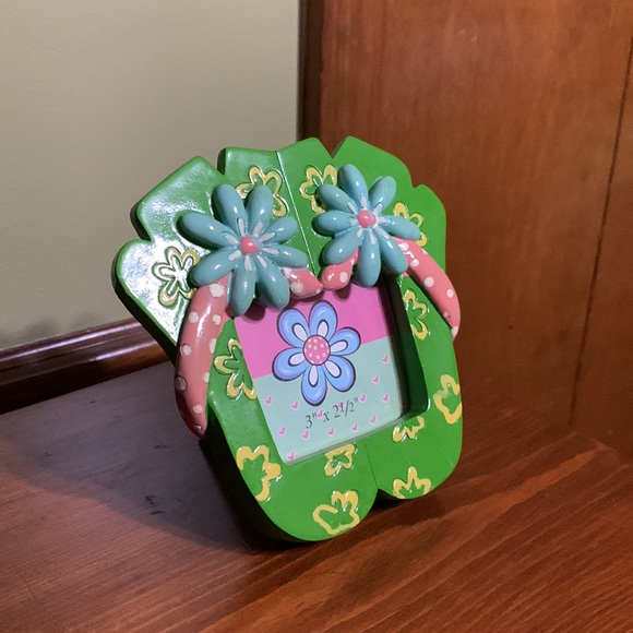 Sandal’s Frame- 2.5” x 3” Photo size of Frame - Picture 2 of 10